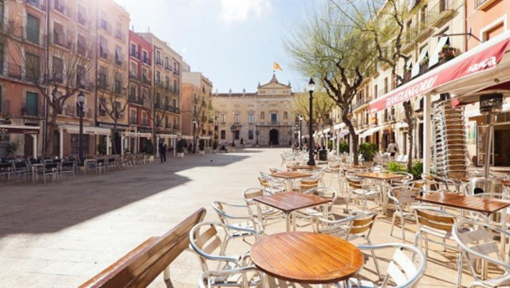 Placa De La Font Tarragona Buitenkant foto